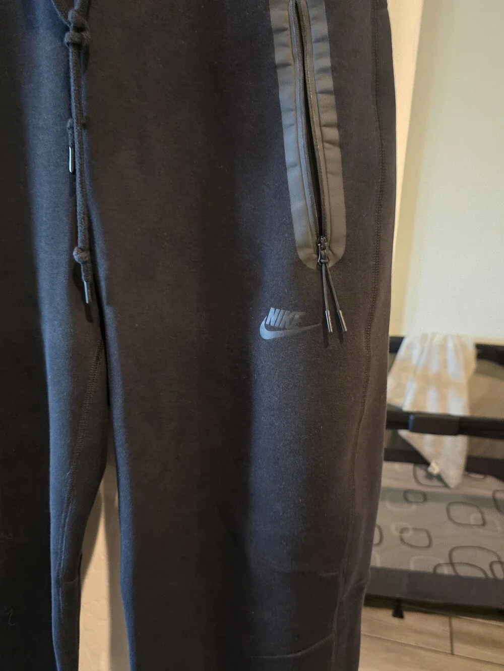 NIKE Tech Fleece Black Sweatpants Medium Drawstring Ankles Fb8012 💜